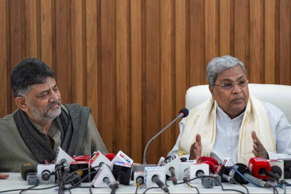 Breakfast Meet Round 2: Now, Siddaramaiah Will Head To Shivakumar's Residence Amid Power Tussle