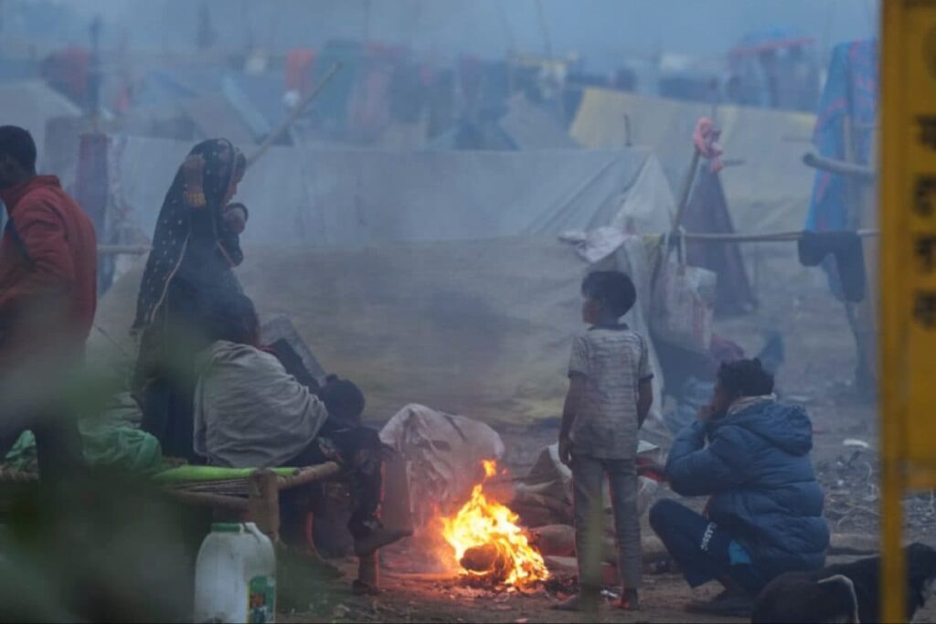 Thick Smog, Dense Fog Engulfs Delhi-NCR; Air Quality 'Very Poor' In Many Areas