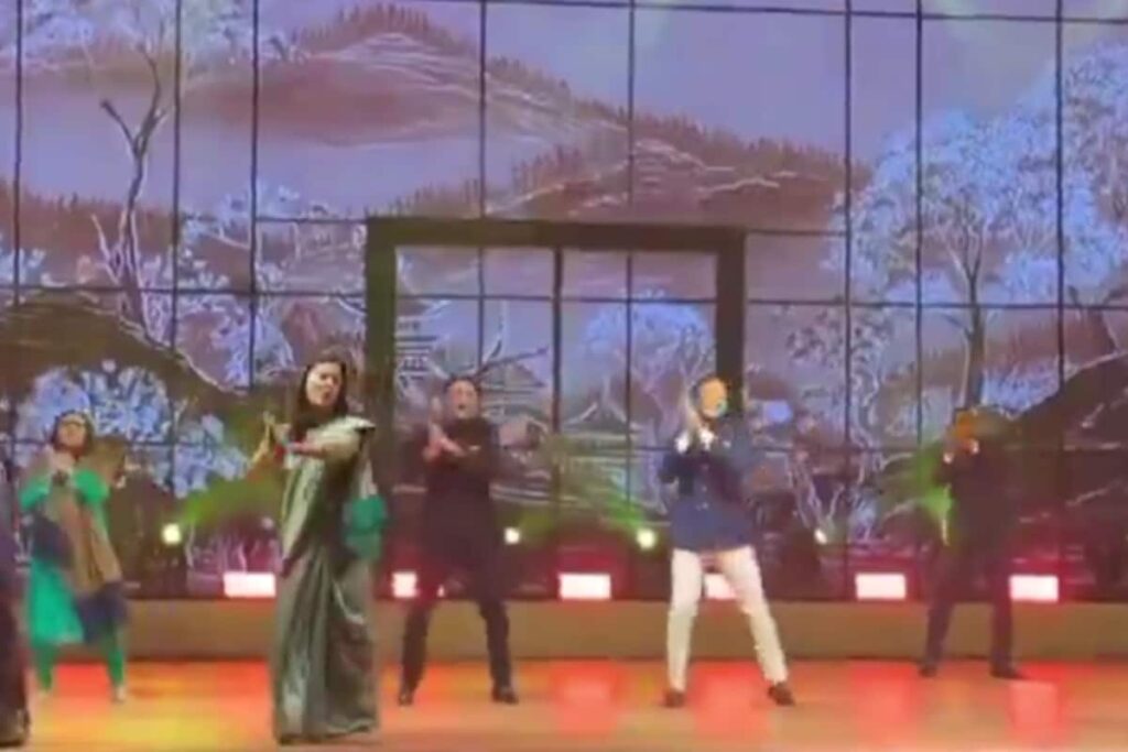 Kangana, Mahua And Supriya Slay Dance Moves At Naveen Jindal's Daughter's Wedding | Watch