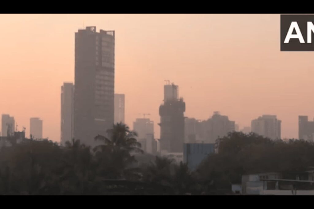 Mumbai Wakes Up To Winter Chill, Air Quality Remains ‘Poor’ At 144 AQI