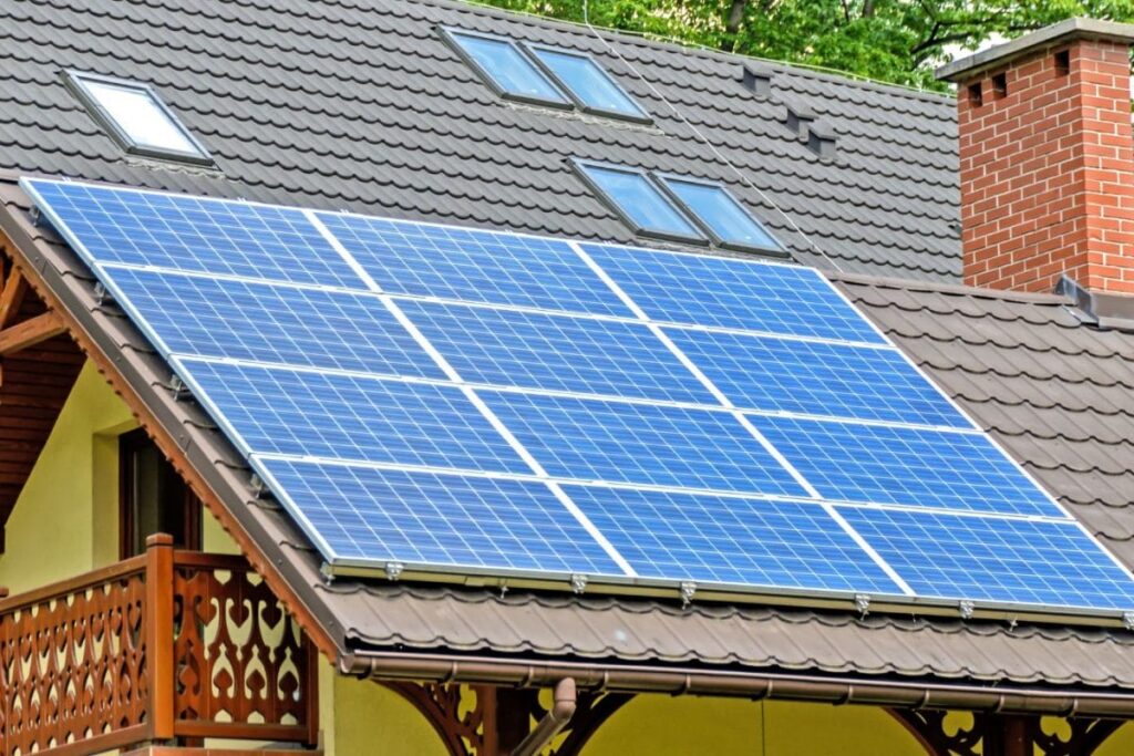 Gujarat Crosses 5 Lakh Rooftop Solar Installations, Reaches 1,879 MW Capacity; Tops National Charts