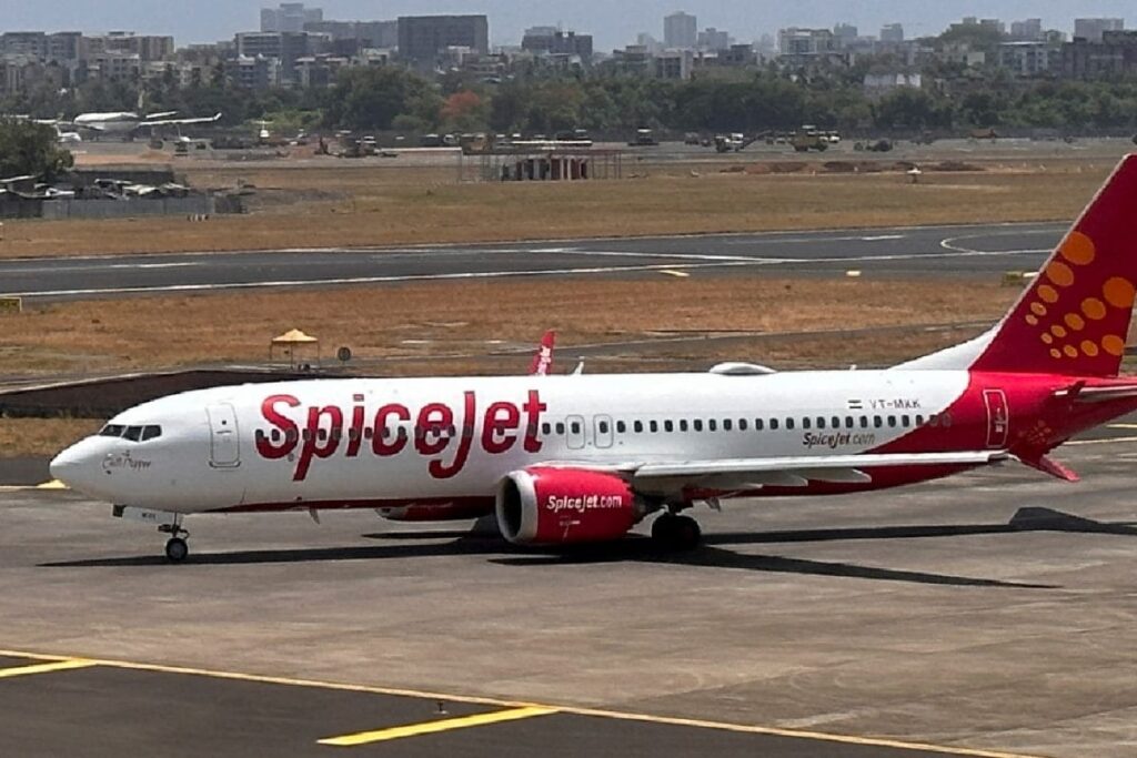Stuck In IndiGo Chaos? SpiceJet Adds Extra Flights For Passengers On These Routes