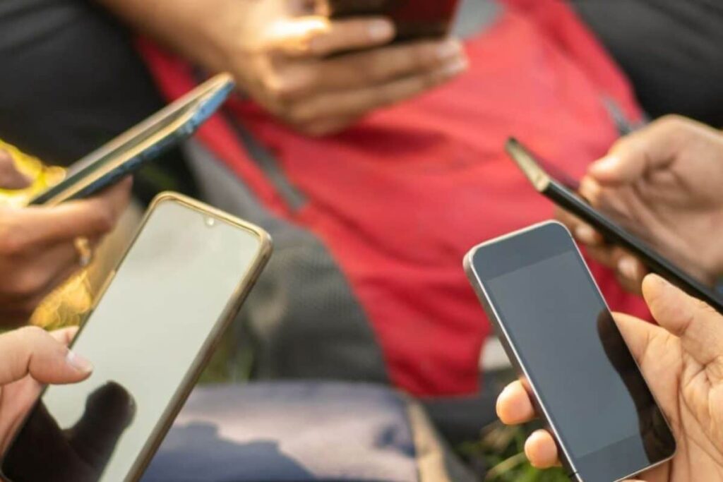 ‘19-Minute Video’ Mystery Explained: Why Girls Are Being Targeted & Can Sharing It Land You In Jail?