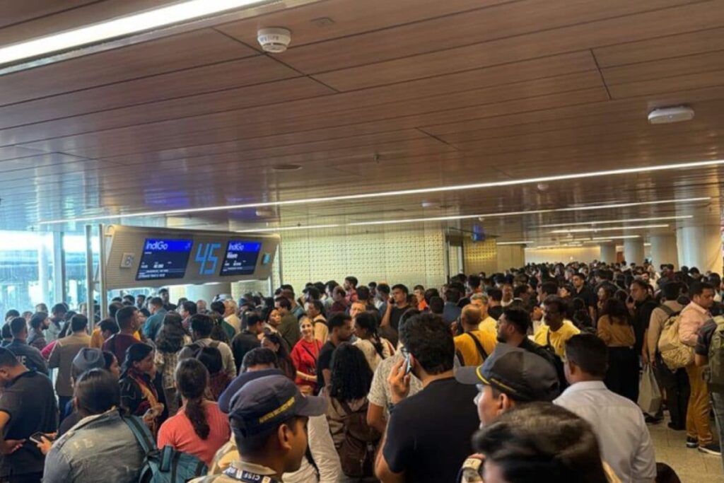 Centre Shows ‘Displeasure’ Over IndiGo Disruptions, Asks DGCA To Monitor Airfares After 700+ Flights Hit