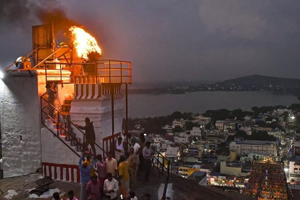Deepam Row: Tamil Nadu Govt Moves SC Against Madras HC Order Allowing Lamp-Lighting On Hilltop
