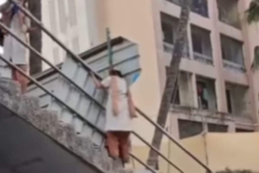 Schoolgirls Risk Lives By Climbing Down Closed Pedestrian Bridge In Mumbai's Vikhroli | Video
