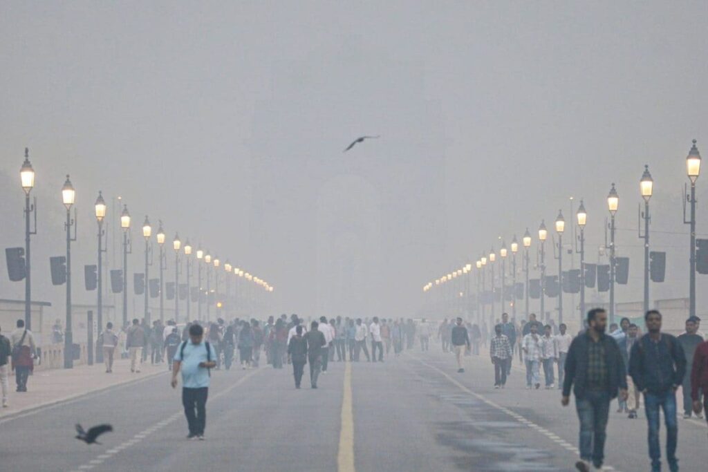 Thick Smog Engulfs Delhi, Air Quality Slips To 'Severe' Category; Dwarka Among Worst Hit