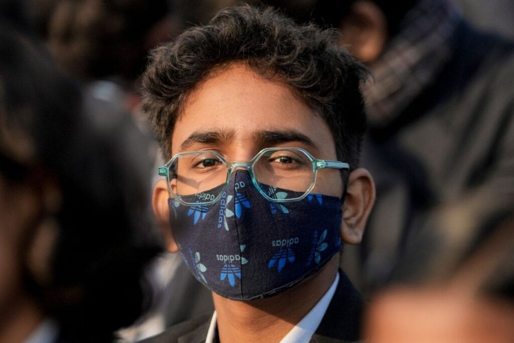 'Killer' Toxic Air: 73% Delhi-NCR Residents Worry About Healthcare Costs, 8% Want To Move Out