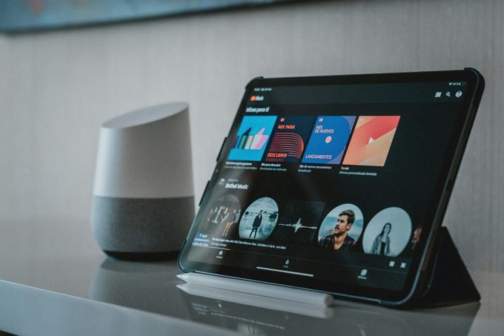 Allahabad HC Restores YouTuber's Maintenance Plea Rejected Over Her Social Media Earnings