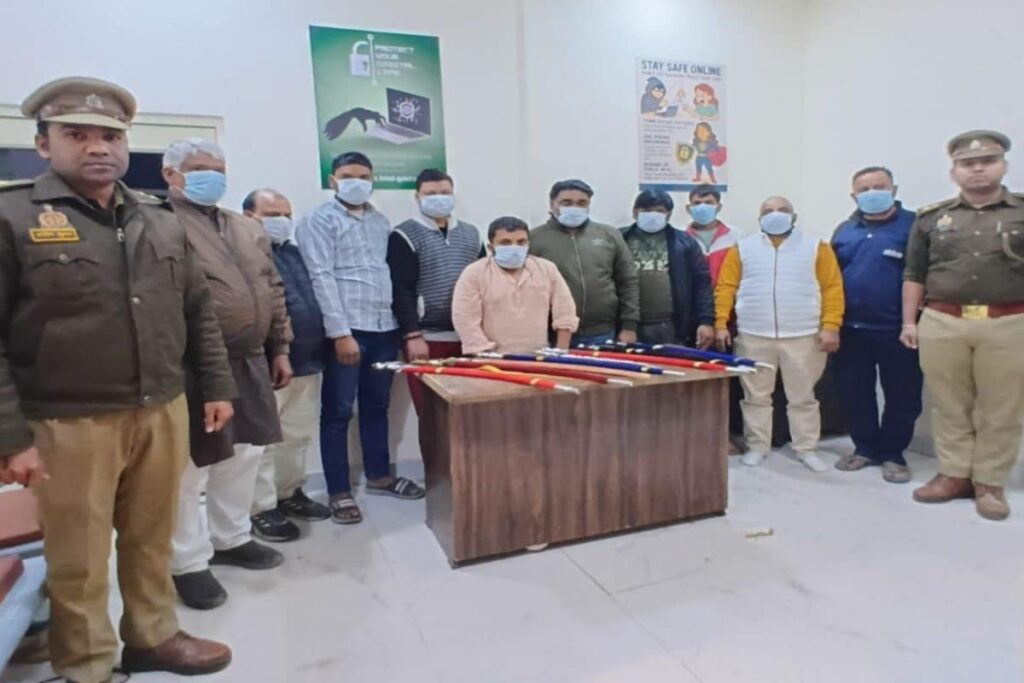 10 Hindu Raksha Dal Members Arrested For ‘Distributing’ Swords In Ghaziabad, Video Goes Viral