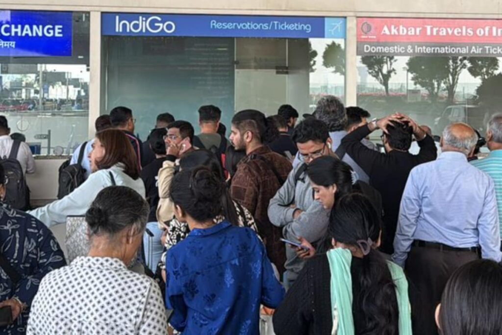 Over 1,000 IndiGo Flights Cancelled Today, Central Sets Up Panel To Probe Disruptions | Top Points