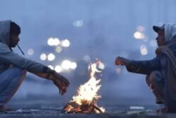 Intense Cold Wave Hits North India; Dal Lake Freezes, Delhi Smog Persists