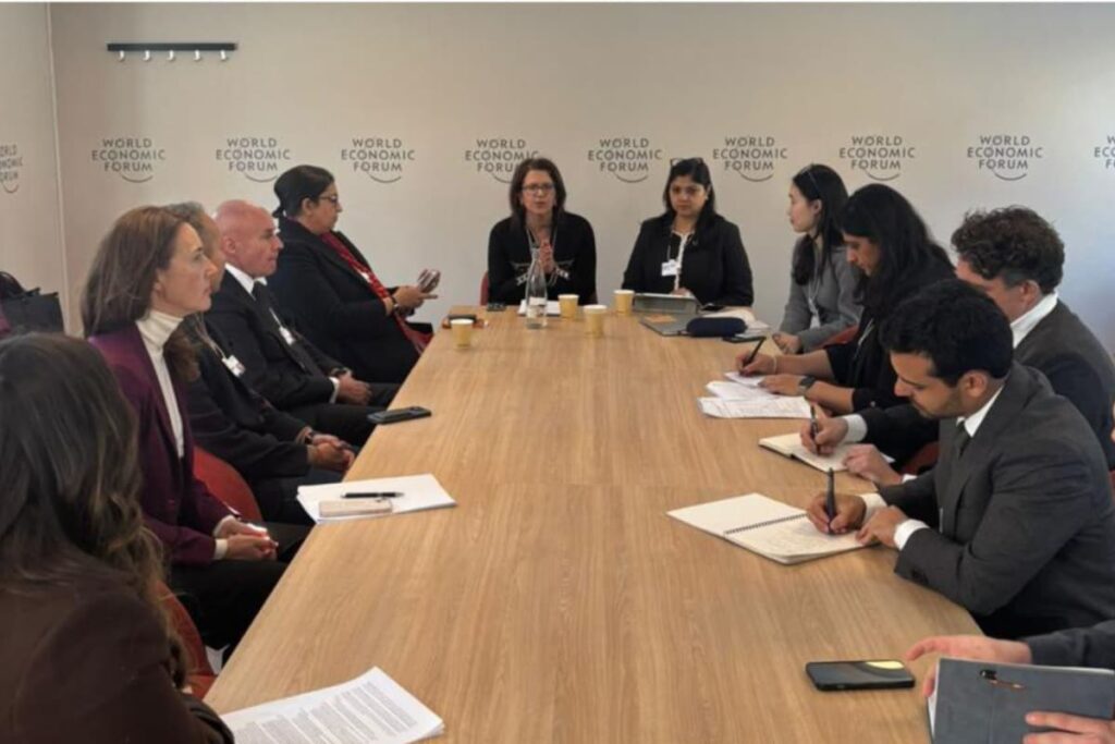 At Davos, Smriti Irani Highlights Pollution Crisis — Is Delhi Smog Now A Worldwide Wake-Up Call? AQI Face-Off Here