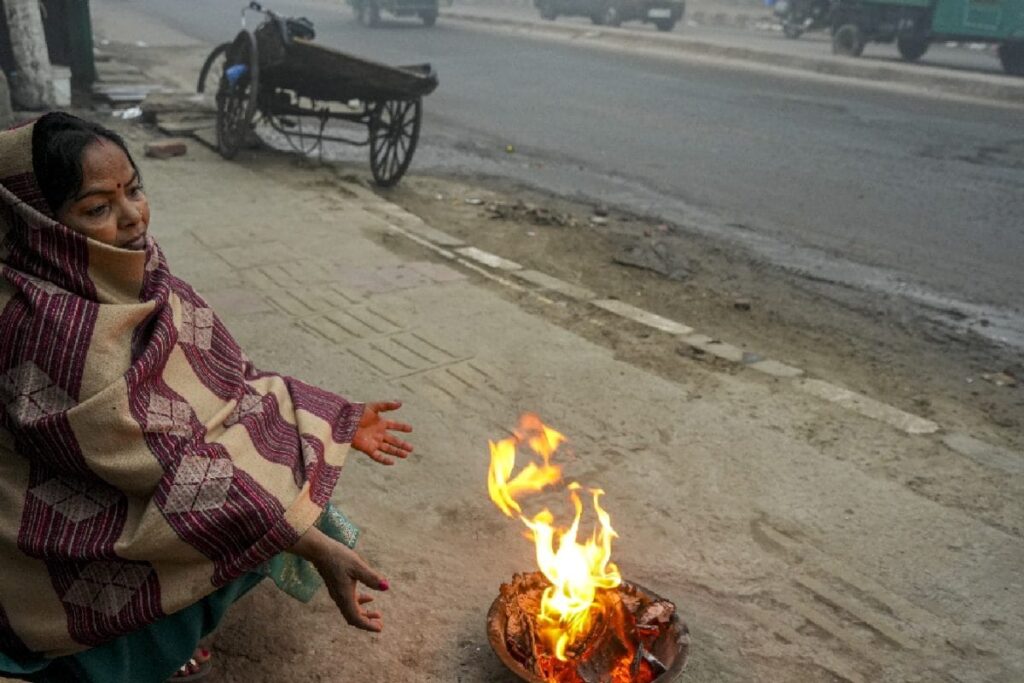 Season’s Coldest Spell Grips North India: Delhi Shivers At 3.2°C, Gurugram Freezes At 0.6°C