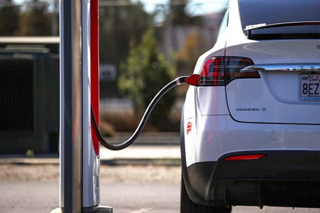 India Must Boost Battery, EV Tech Manufacturing To Stay Competitive: NITI Aayog Report