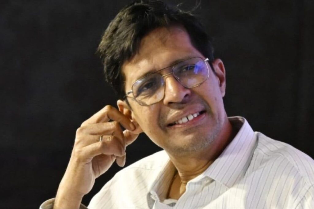 'Cow Urine Research': Congress Mocks IIT Head Over Padma Shri, Zoho Founder Defends Honour