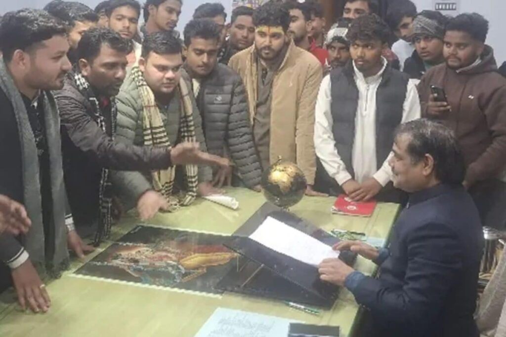 'I Commit Misdeeds Openly': UP Principal's Bizarre Remark Sparks Row, DM Demands Clarification