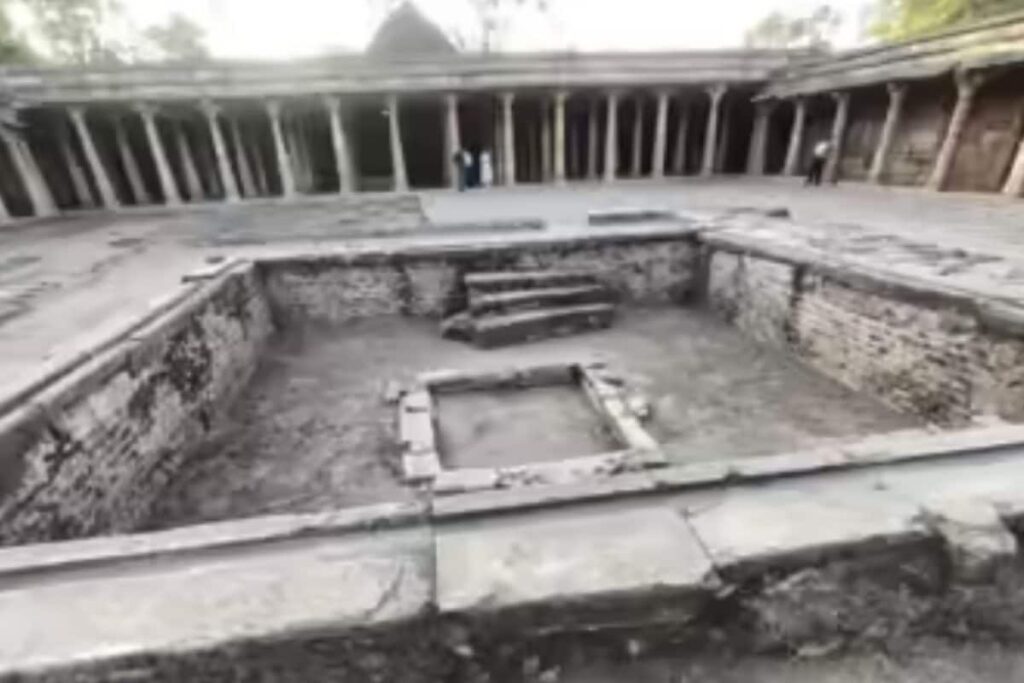 Dhar Bhojshala Row: SC Orders Peaceful Conduct Of Basant Panchami And Friday Prayers