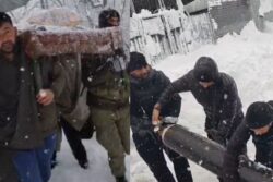 Kashmir Police Rush To Help Pregnant Woman, Patient Needing Oxygen Cylinder Amid Heavy Snowfall