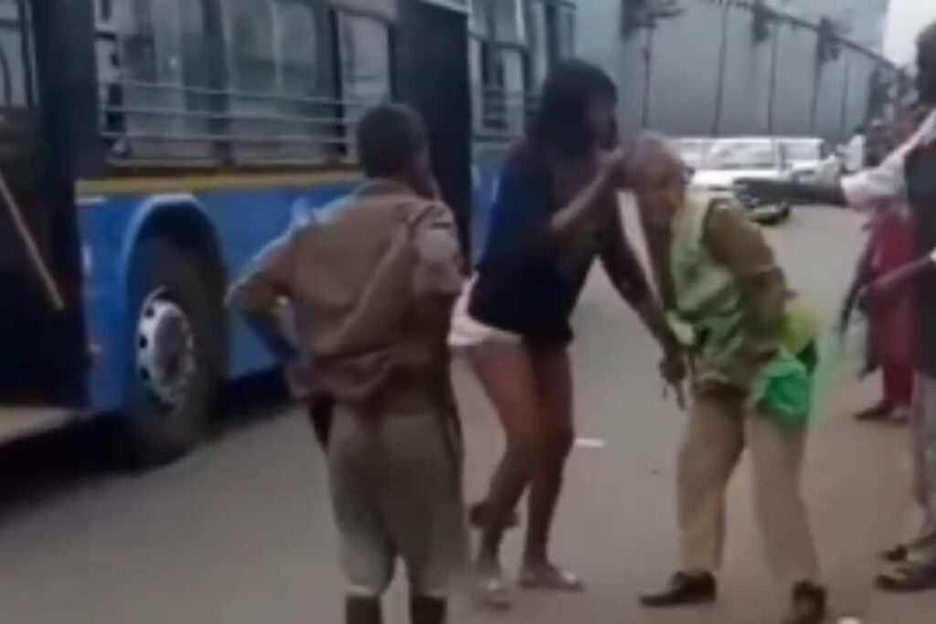 Bengaluru Woman Assaults Female Home Guard On Duty After Remarks On Clothing | Video