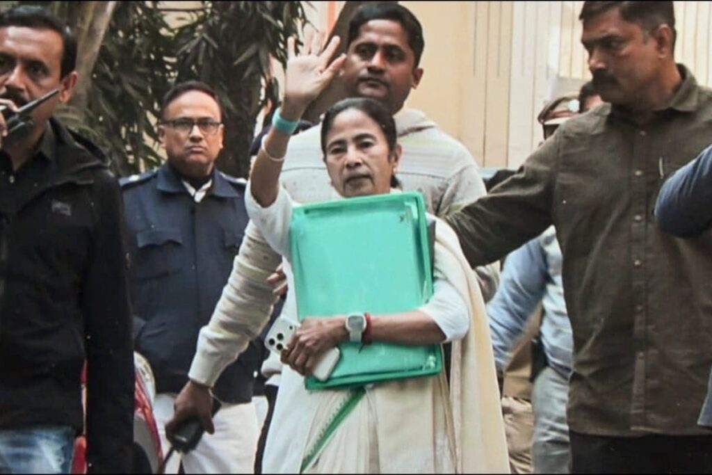 'CM, Her Aides Forcibly Removed Documents': ED Moves Calcutta HC Amid Row Over I-PAC Raids