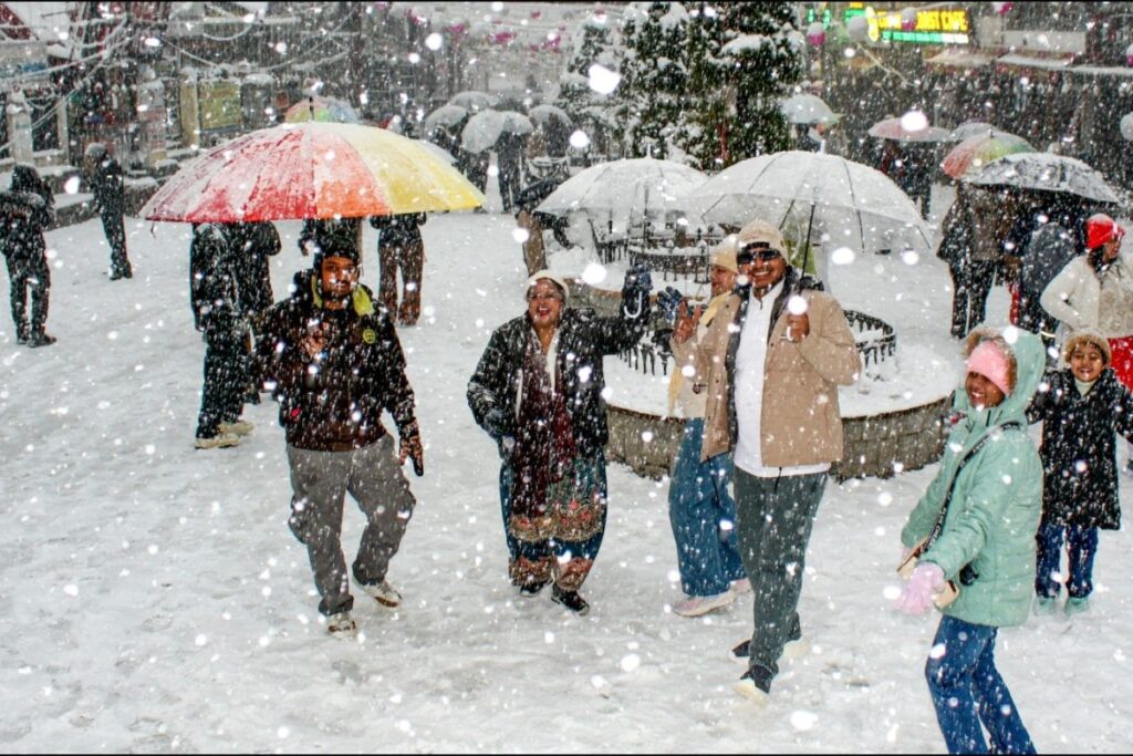 Heading Out For A Trip This Weekend? Visit These Places To Enjoy Fresh Snowfall