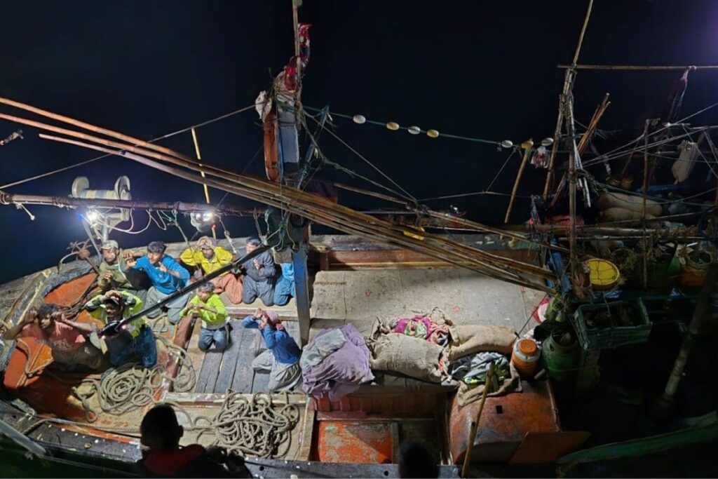 Indian Coast Guard Intercepts Pakistani Boat With 9 Crew Members Near Maritime Boundary