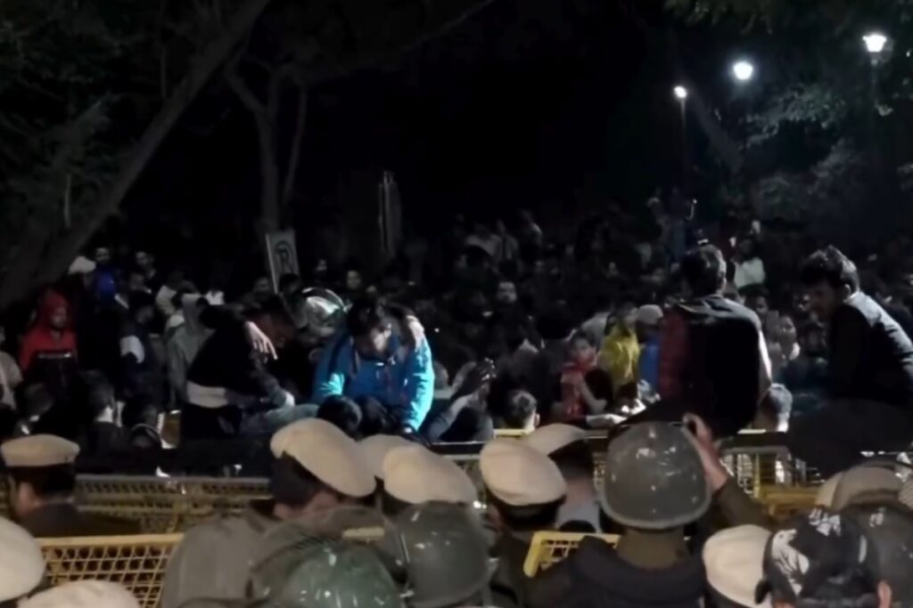 JNU Protest: Police, Students Injured In Violent Clashes, Union President Among 14 Held