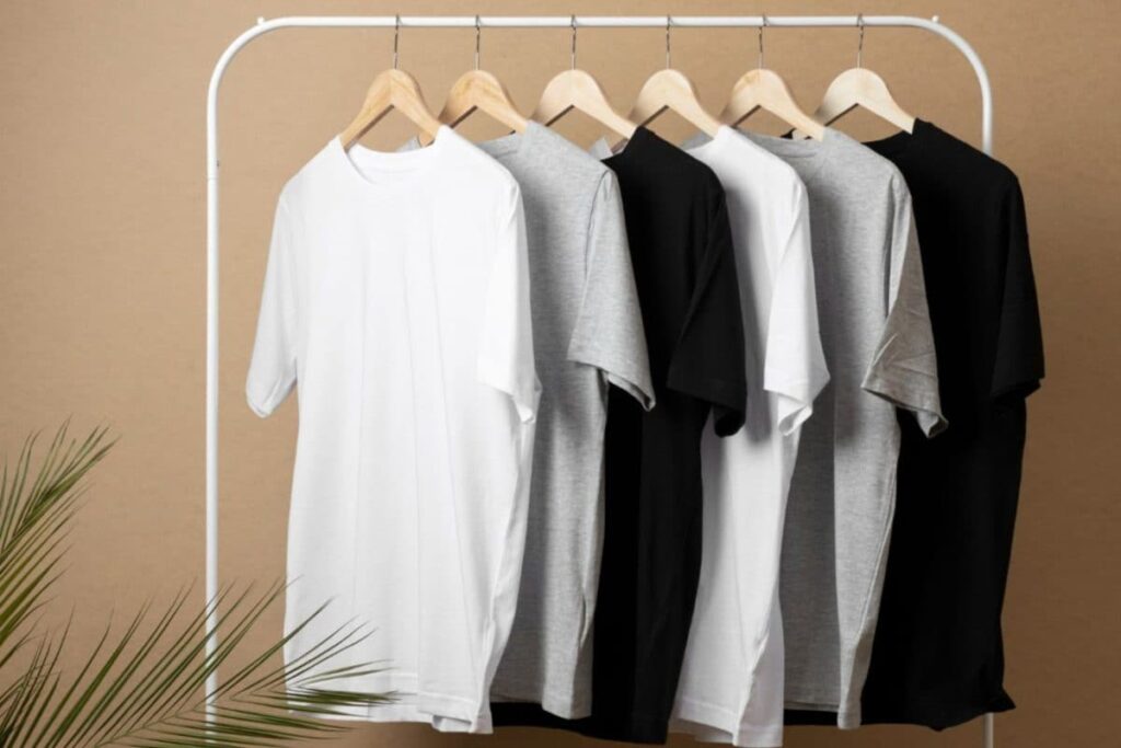 They Started A Startup Making T-Shirts, A Year Later, It’s Rs 10 Lakh A Month