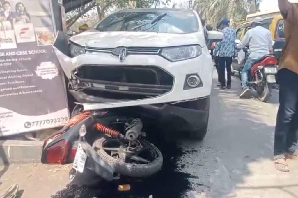Six Injured After Speeding Car Rams Parked Vehicles In Thane’s Kalyan Area