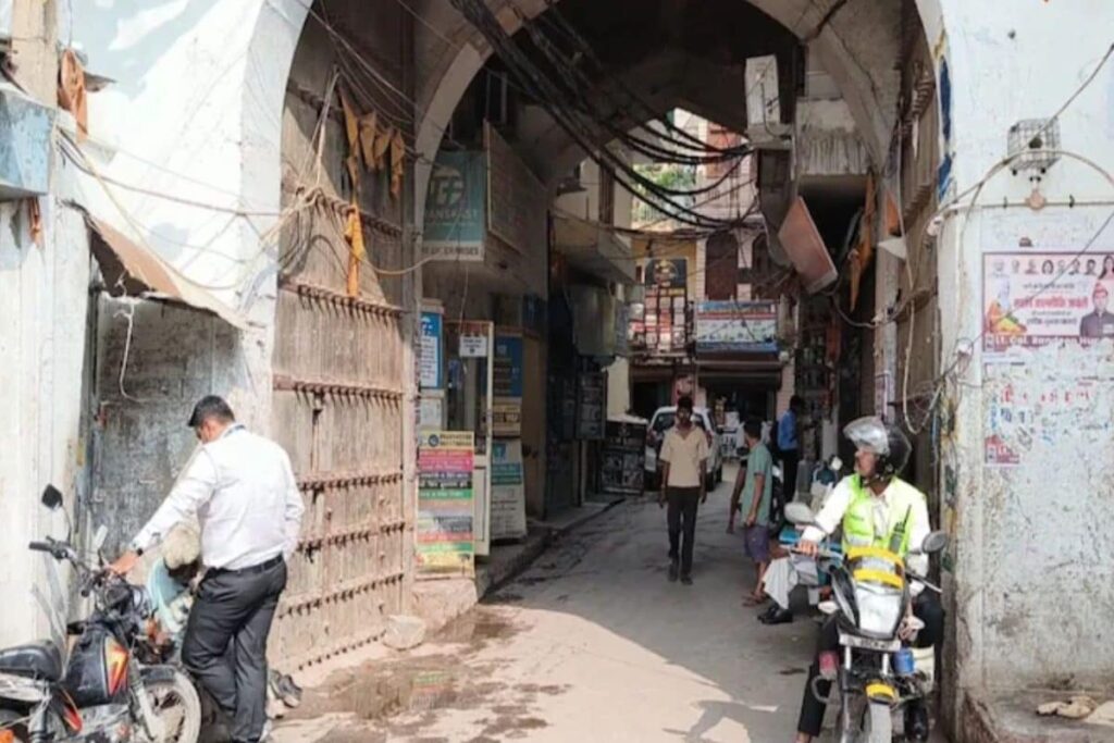A 300-Year-Old Mughal Village In Delhi That Even The NSG Couldn't Vacate