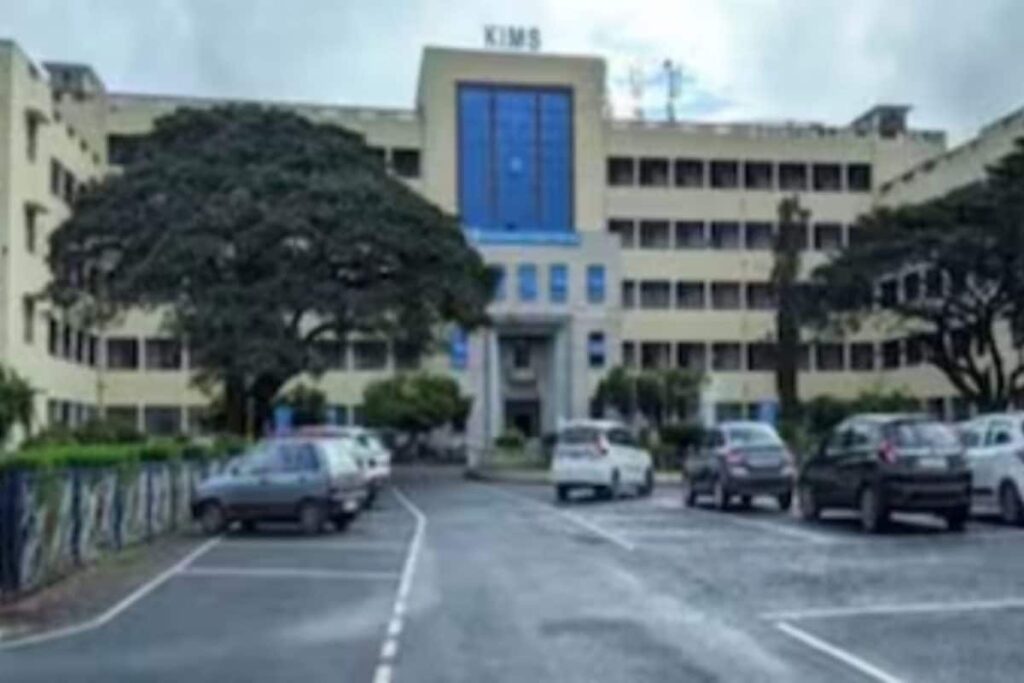 Lack Of Facilities Forces Families To Carry Patients In Arms At Hubballi KIMS In Karnataka