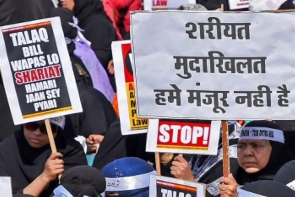 Munawwar Rana’s Daughter Alleges Triple Talaq, Dowry Harassment, Attempt To Murder Against Husband