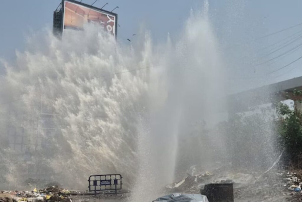 50-Foot 'Water Volcano' On Mumbai Street After Major Pipeline Burst | WATCH