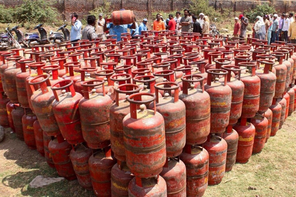 Government's 'Big Thanks' After 6000 PNG Users Surrender Their LPG Connection