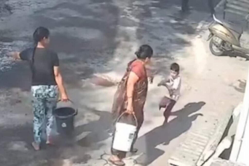 Nagpur Woman Pours Hot Water On Grandson For Spraying Colour On Her On Holi | Caught On Cam