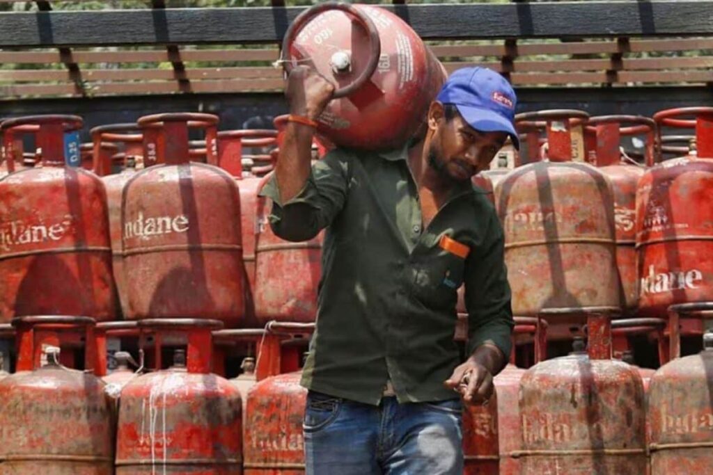 LPG Cylinder Crisis: Shortage Hits Mumbai And Bengaluru Eateries, Supply Restricted, Rules Changed