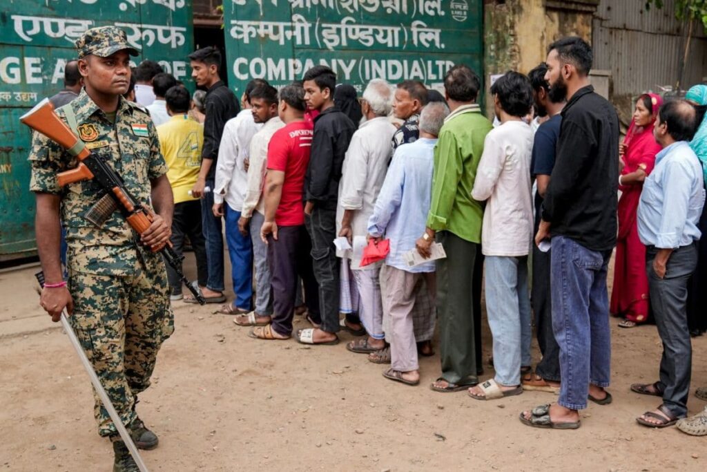 Violence, EVM Glitches Mark West Bengal Phase 2 Polling, TMC & BJP Lock Horns