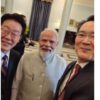 Samsung Chief Takes Selfie With PM Modi, S Korean President On 'Made In India' Phone
