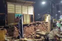 Bengaluru Battered By Violent Summer Storm: Wall Collapse Kills 7, Roads Cave In, Offices Flooded