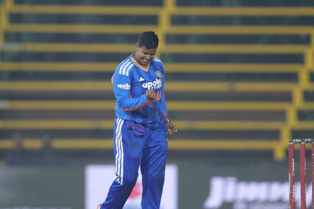 Deepti Sharma's Maiden T20I Five-Wicket Haul Powers India To 14-Run Victory Over South Africa