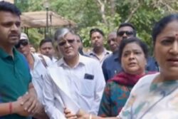 Delhi CM’s Surprise GST Office Visit Triggers Major Reshuffle, 162 Staff Transferred