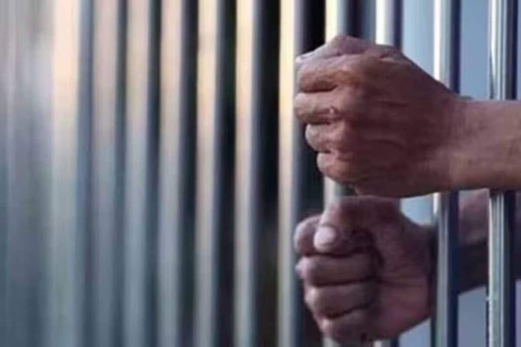 Maharashtra Cop Suspended For Seeking 'Sexual Favours' From Detainee's Daughter