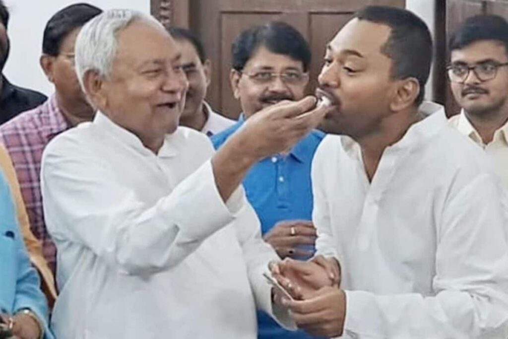 Bihar Cabinet Expansion: Nitish Kumar's Son, 30 Others Likely To Join Govt Today, PM Modi To Attend