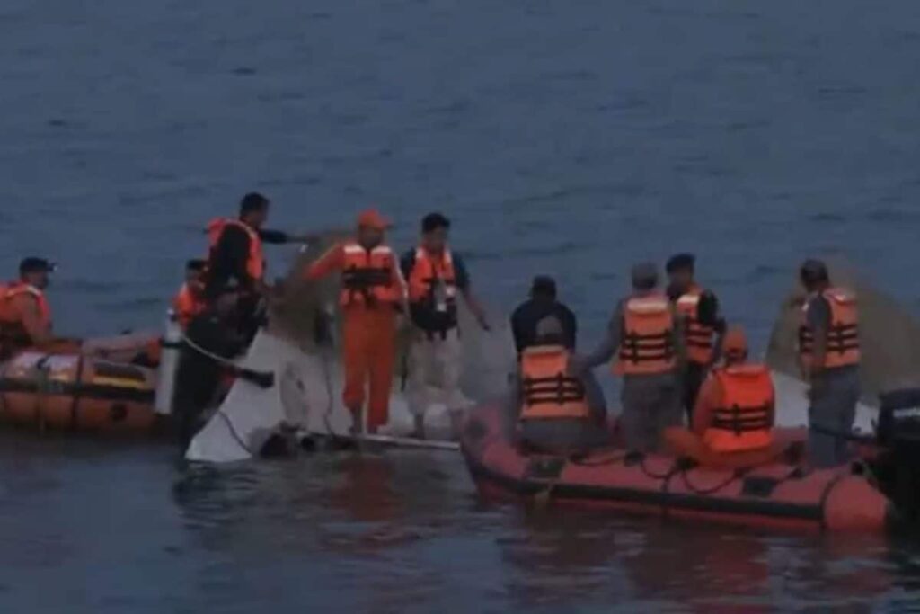 Madhya Pradesh Boat Tragedy: Death Toll Rises To Six, 15 People Rescued As Rescue Operations Continue