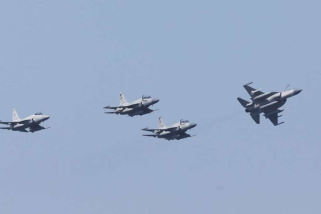 Pakistan Air Force Delegation Reaches Dhaka, Likely To Sign MoUs To Train Bangladesh Pilots
