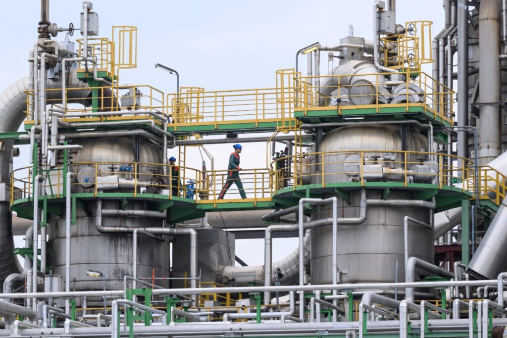India Seeks Fresh US Waiver Extension On Russian Oil Amid Global Supply Disruptions